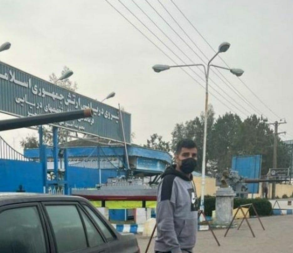 وضعیت عجیب مدافع سرباز استقلال+ عکس| از تراشیدن سر تا عکس جلوی پادگان! وضعیت عجیب مدافع سرباز استقلال+ عکس| از تراشیدن سر تا عکس جلوی پادگان!