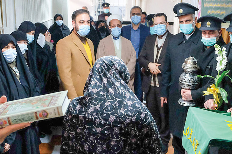 تلاش خادمان حرم مطهر و خیران در طرح «نذر امام» تاکنون ۵۱ مادر زندانی را از بند رها کرده است.