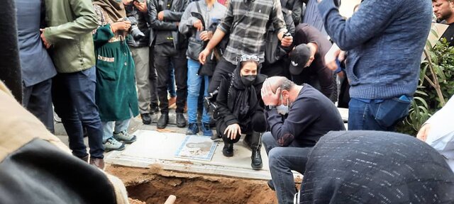 مراسم تشییع و خاکسپاری «زهره فکور صبور» در قطعه هنرمندان بهشت زهرا (س) + تصاویر مراسم تشییع و خاکسپاری «زهره فکور صبور» در قطعه هنرمندان بهشت زهرا (س) + تصاویر