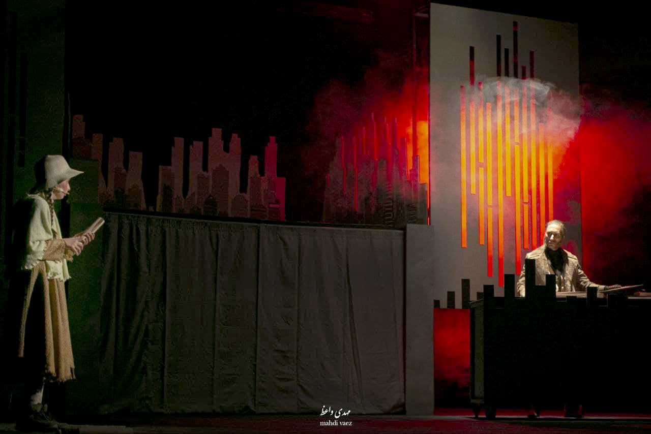 گفتگو با عوامل نمایش «سوئینی تاد» که در دو بخش رقابت صحنهای چهلمین جشنواره تئاتر فجر ستایش شدند گفتگو با عوامل نمایش «سوئینی تاد» که در دو بخش رقابت صحنهای چهلمین جشنواره تئاتر فجر ستایش شدند