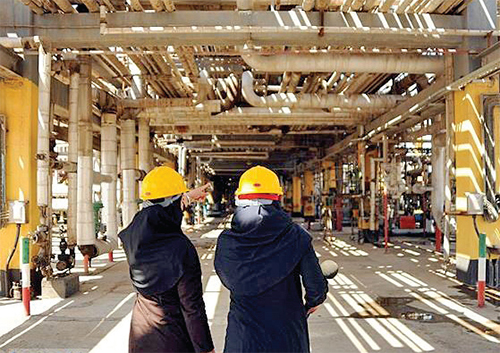 خانممهندسها اول مسیر خود را هموار میکنند خانممهندسها اول مسیر خود را هموار میکنند