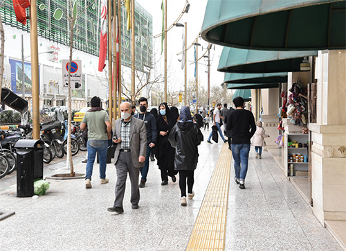 مردم قیمت میگیرند و میگذرند مردم قیمت میگیرند و میگذرند