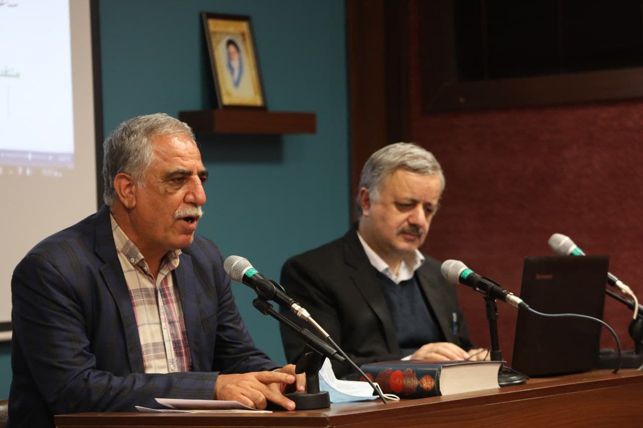 نشست نقد و بررسی مجموعه شعر «ابزورد» جواد اشکذری برگزار شد نشست نقد و بررسی مجموعه شعر «ابزورد» جواد اشکذری برگزار شد