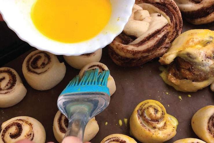 نان رول دارچینی