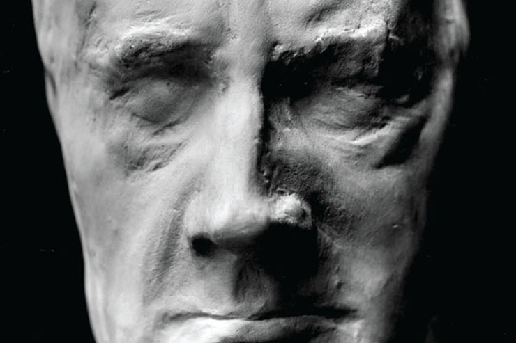 ماسک&zwnj;های مرگ، یادبود&zwnj;های دلهره&zwnj;آور پیش از عکس&zwnj;ها