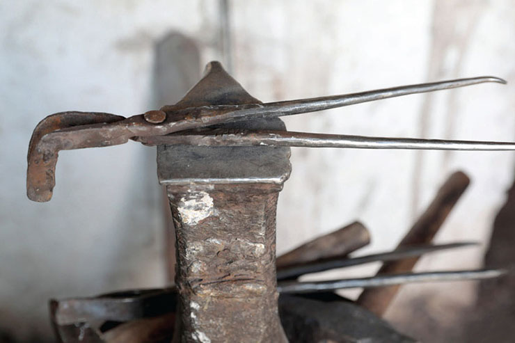 شعله‌های کم‌جان آهنگری سنتی