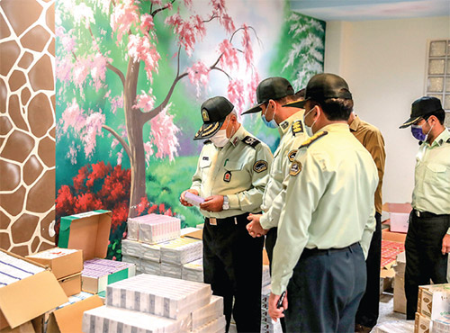 قاچاقچیان بین المللی در فرودگاه مشهد زمین‌گیر شدند