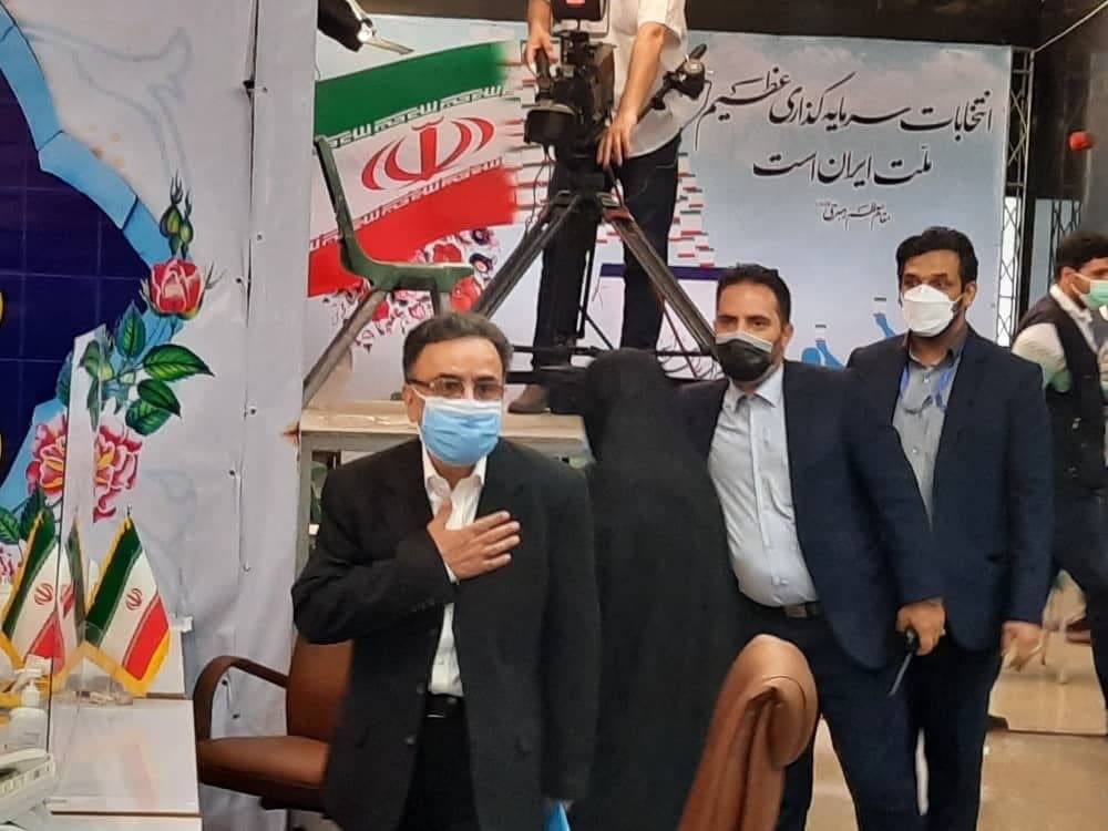 سید مصطفی تاجزاده برای ثبت نام در انتخابات ریاست جمهوری وارد وزارت کشور شد