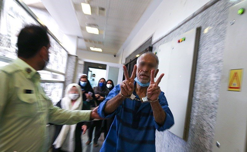 جزئیات زندگی خانواده «بابک خرمدین» از زبان ساکنان شهرک اکباتان + تصاویر جزئیات زندگی خانواده «بابک خرمدین» از زبان ساکنان شهرک اکباتان + تصاویر