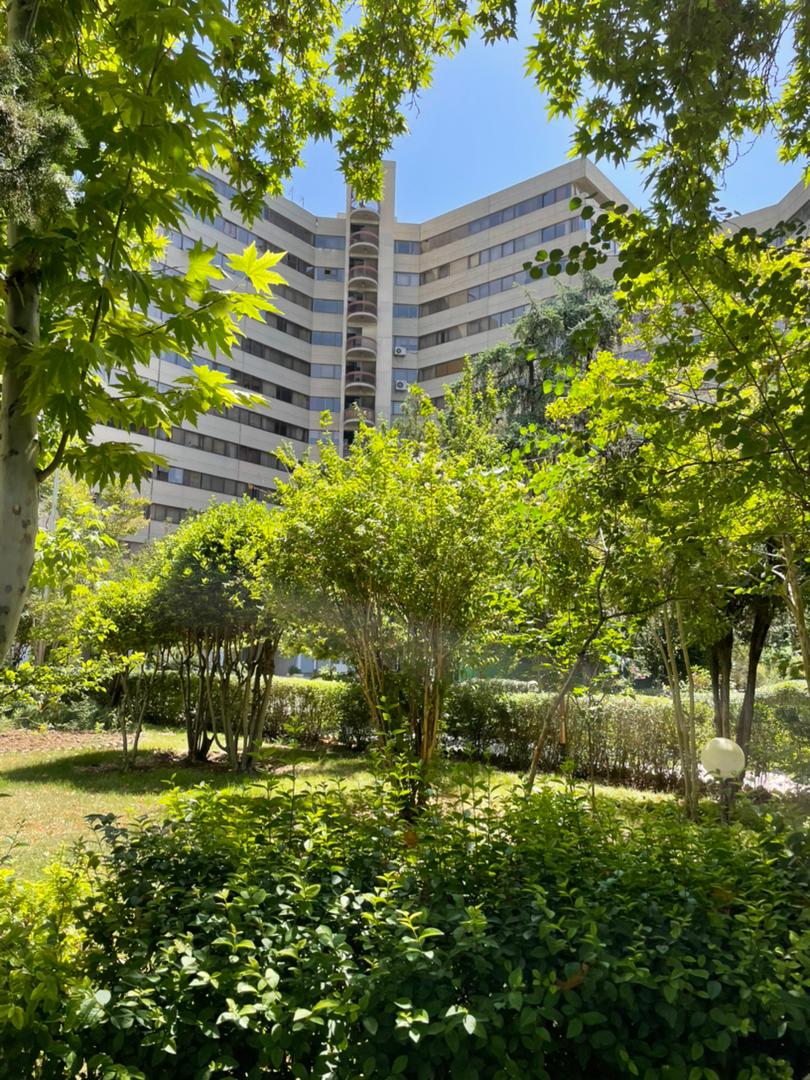 جزئیات زندگی خانواده «بابک خرمدین» از زبان ساکنان شهرک اکباتان + تصاویر جزئیات زندگی خانواده «بابک خرمدین» از زبان ساکنان شهرک اکباتان + تصاویر