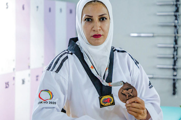 مربی قهرمانان حاشیه شهر