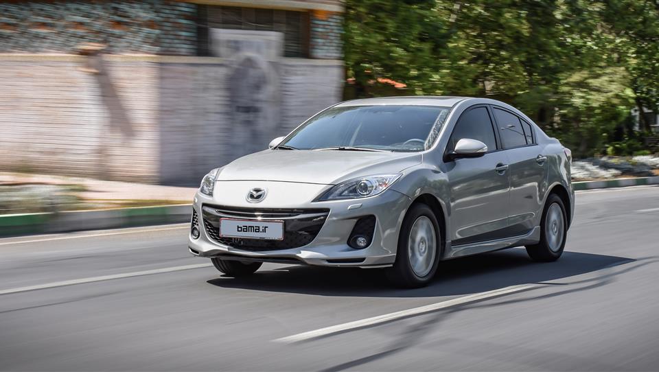 مقایسه مزدا ۳ نیو تیپ ۳ با رنو ساندرو استپ وی مقایسه مزدا ۳ نیو تیپ ۳ با رنو ساندرو استپ وی