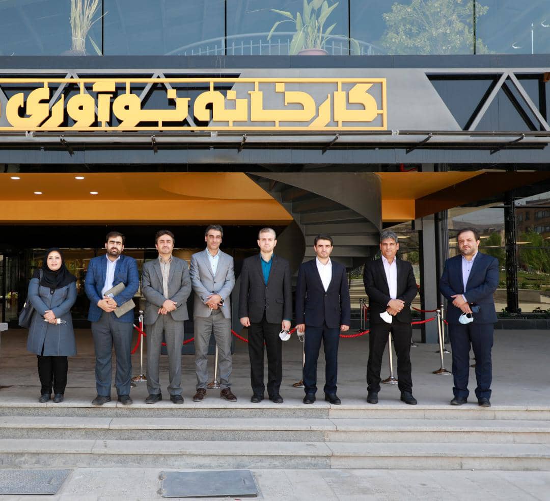 مجموعههای نوآور و علمی جوانان را به آینده امیدوار میکند مجموعههای نوآور و علمی جوانان را به آینده امیدوار میکند