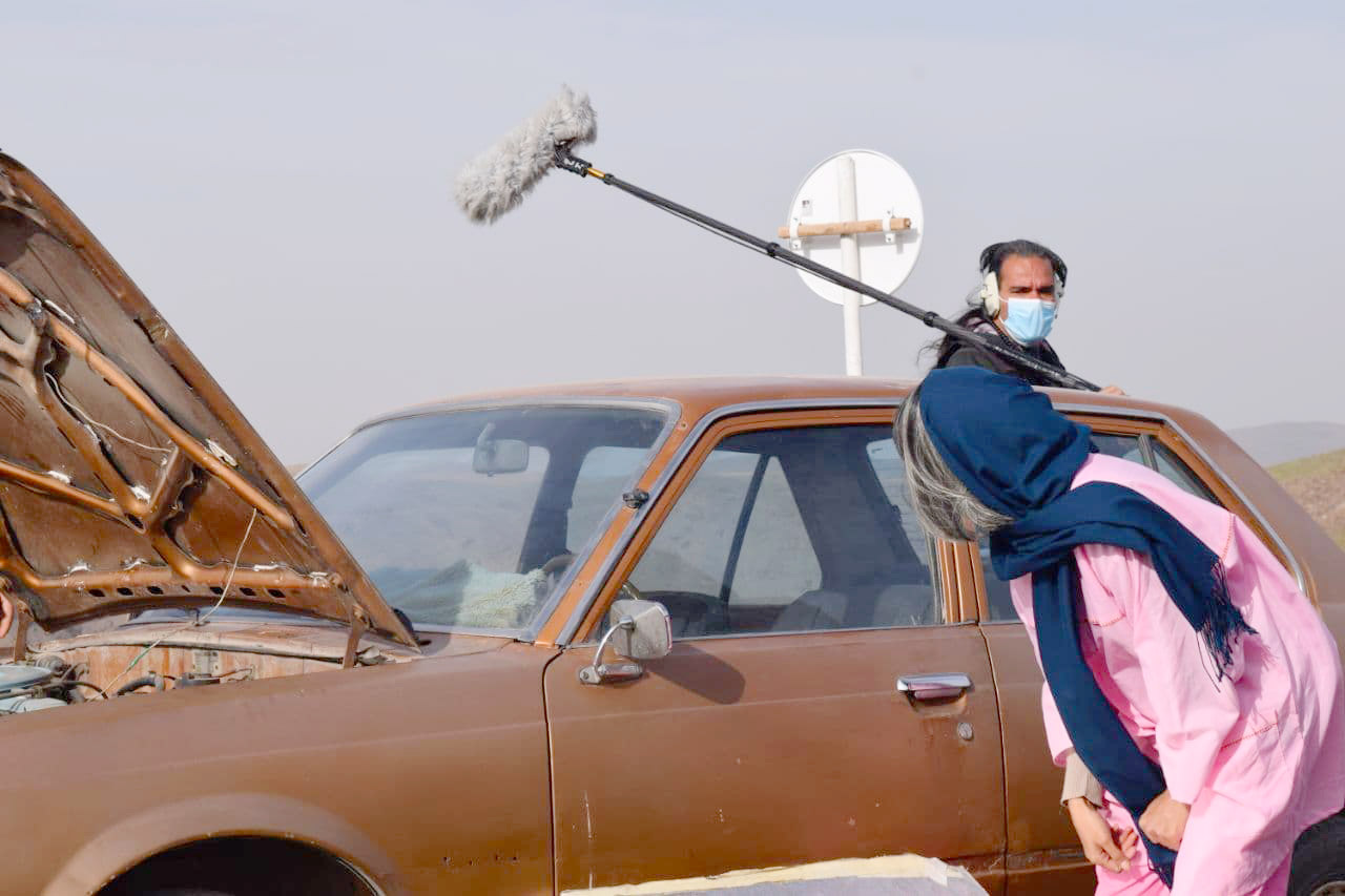 گفتگوی شهرآرانیوز با حسن ناصری، تهیه کننده «کرمچاله» و «یک کارگر ساده نیازمندیم» گفتگوی شهرآرانیوز با حسن ناصری، تهیه کننده «کرمچاله» و «یک کارگر ساده نیازمندیم»