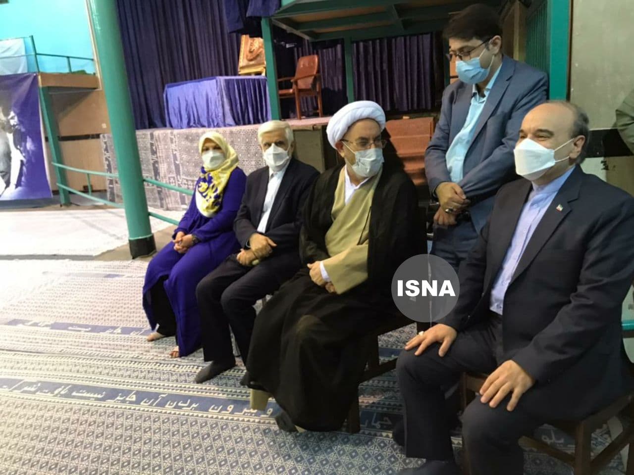 با انتخابات | کدام یک از چهرههای سیاسی رای خود را در صندوق انداختهاند + تصاویر با انتخابات | کدام یک از چهرههای سیاسی رای خود را در صندوق انداختهاند + تصاویر