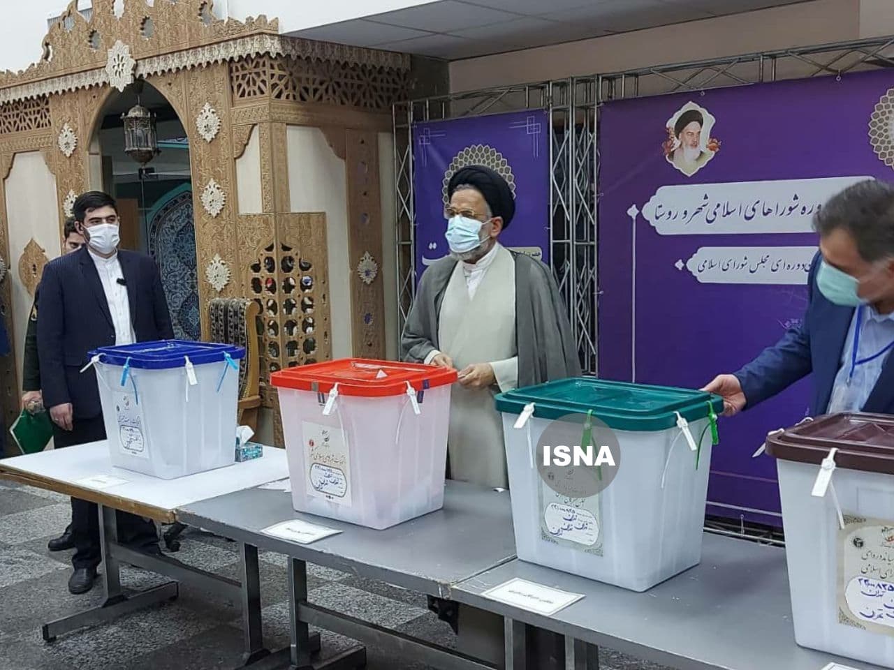 لحظه به لحظه با انتخابات ۱۴۰۰ | کدام یک از چهرههای سیاسی رای خود را در صندوق انداختهاند + تصاویر لحظه به لحظه با انتخابات ۱۴۰۰ | کدام یک از چهرههای سیاسی رای خود را در صندوق انداختهاند + تصاویر