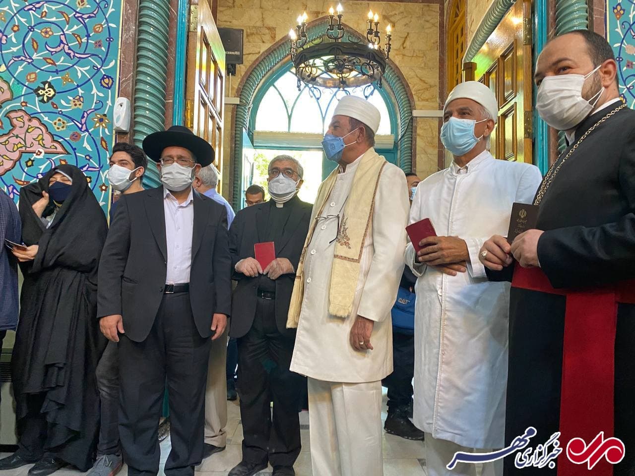 لحظه به لحظه با انتخابات ۱۴۰۰ | کدام یک از چهرههای سیاسی رای خود را در صندوق انداختهاند + تصاویر لحظه به لحظه با انتخابات ۱۴۰۰ | کدام یک از چهرههای سیاسی رای خود را در صندوق انداختهاند + تصاویر