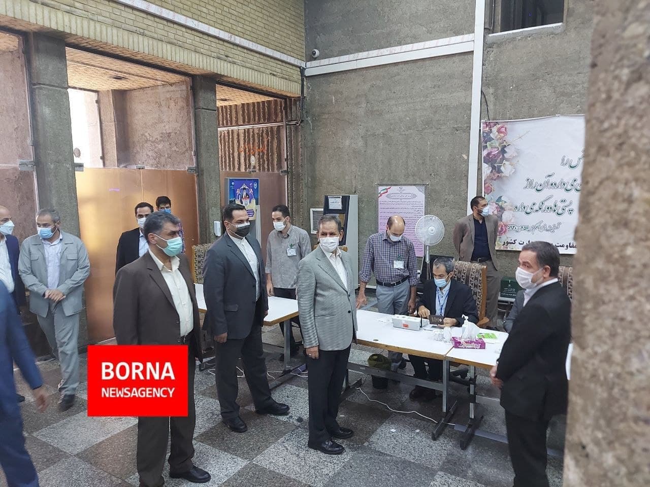 لحظه به لحظه با انتخابات ۱۴۰۰ | کدام یک از چهرههای سیاسی رای خود را در صندوق انداختهاند + تصاویر لحظه به لحظه با انتخابات ۱۴۰۰ | کدام یک از چهرههای سیاسی رای خود را در صندوق انداختهاند + تصاویر