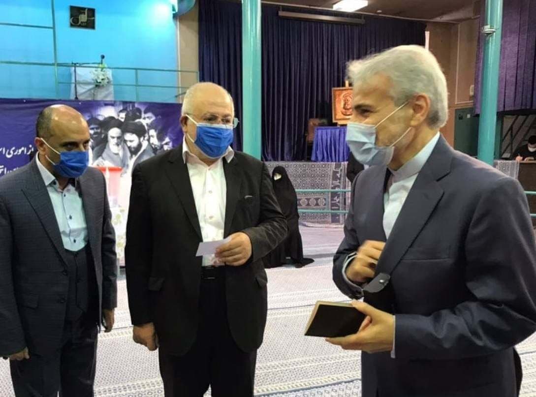 لحظه به لحظه با انتخابات ۱۴۰۰ | کدام یک از چهرههای سیاسی رای خود را در صندوق انداختهاند + تصاویر لحظه به لحظه با انتخابات ۱۴۰۰ | کدام یک از چهرههای سیاسی رای خود را در صندوق انداختهاند + تصاویر