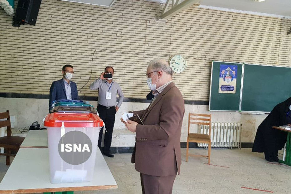 لحظه به لحظه با انتخابات ۱۴۰۰ | کدام یک از چهرههای سیاسی رای خود را در صندوق انداختهاند + تصاویر لحظه به لحظه با انتخابات ۱۴۰۰ | کدام یک از چهرههای سیاسی رای خود را در صندوق انداختهاند + تصاویر