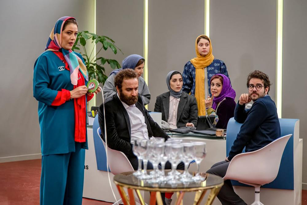 نگاهی به مجموعه &laquo;مردم معمولی&raquo; رامبد جوان | نامعمول و سرگرم کننده!