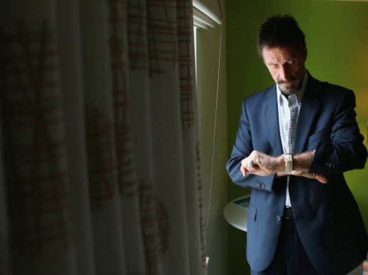 «جان مکآفی» کیست؟ | زندگی عجیب جان مک آفی + تصاویر «جان مکآفی» کیست؟ | زندگی عجیب جان مک آفی + تصاویر