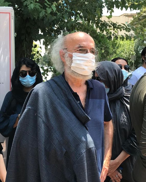 تجمع هنرمندان سینما در حمایت از مردم خوزستان + تصاویر تجمع هنرمندان سینما در حمایت از مردم خوزستان + تصاویر