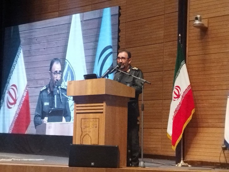 سردار نظری گفت: نباید نگاه بدبینانه و بی‌احترامی به مردم داشت و اینکه مردم در صحنه انتخابات نمی‌آیند، سابقه مردم از خود گذشتگی و راهبردی و دقیق در این بزنگاه‌ها است حتی اگر مشکلاتی هم داشته باشند.
