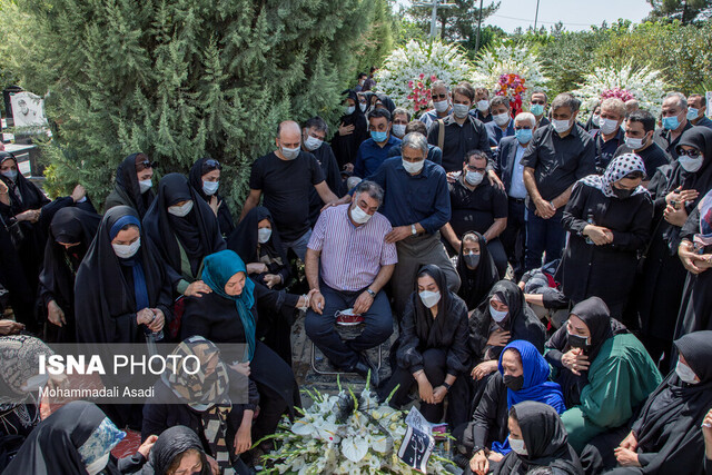 مراسم یادبود خبرنگاران &laquo;ریحانه یاسینی&raquo; و &laquo;مهشاد کریمی&raquo; + عکس