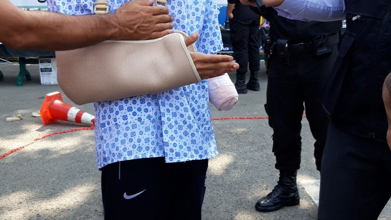 قطع دست جوان ۱۸ ساله تهرانی در درگیری خیابانی + فیلم و عکس قطع دست جوان ۱۸ ساله تهرانی در درگیری خیابانی + فیلم و عکس