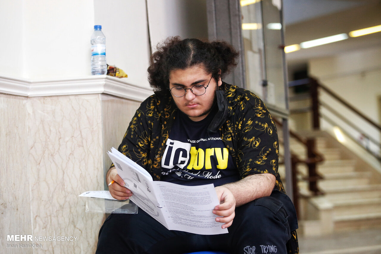 تصاویری از داوطلبان کنکور سراسری ۱۴۰۰ با مدل موی عجیب