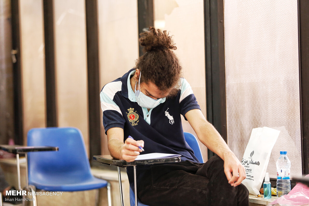 تصاویری از داوطلبان کنکور سراسری ۱۴۰۰ با مدل موی عجیب