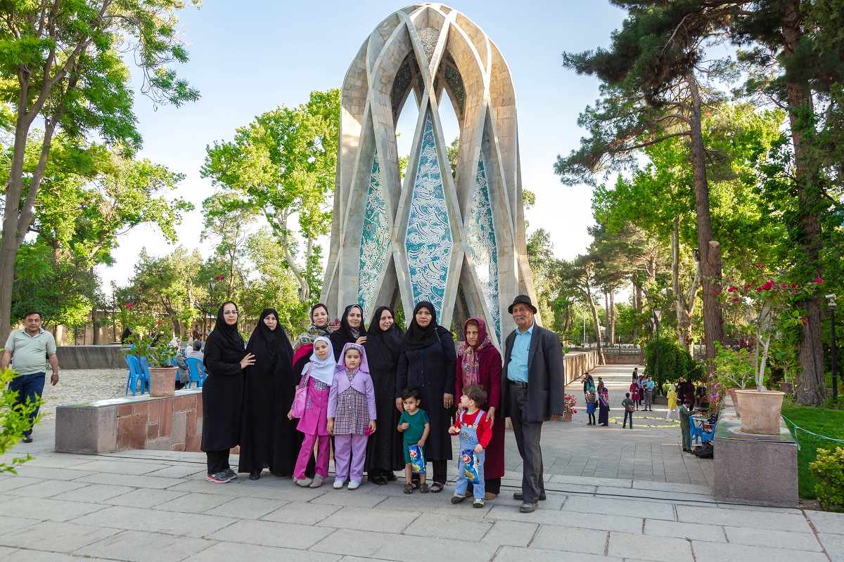 آیین پایانی اولین دوره «جایزه عکس مطبوعاتی سال خراسان» هم زمان با روز خبرنگار برگزار شد آیین پایانی اولین دوره «جایزه عکس مطبوعاتی سال خراسان» هم زمان با روز خبرنگار برگزار شد