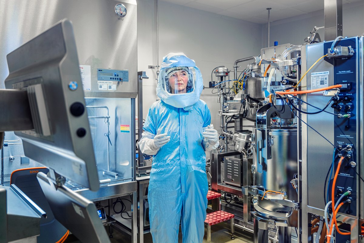 گردشی در خط تولید واکسن کرونا فایزر-بیونتک: فرآیندی ۵۰ هزار مرحلهای گردشی در خط تولید واکسن کرونا فایزر-بیونتک: فرآیندی ۵۰ هزار مرحلهای