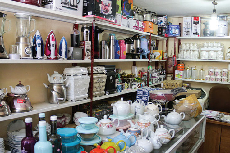 ضروری‌ها رابخریم، دکوری‌ها پیشکش