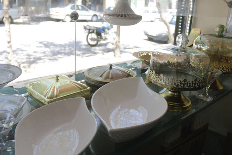 ضروری‌ها رابخریم، دکوری‌ها پیشکش