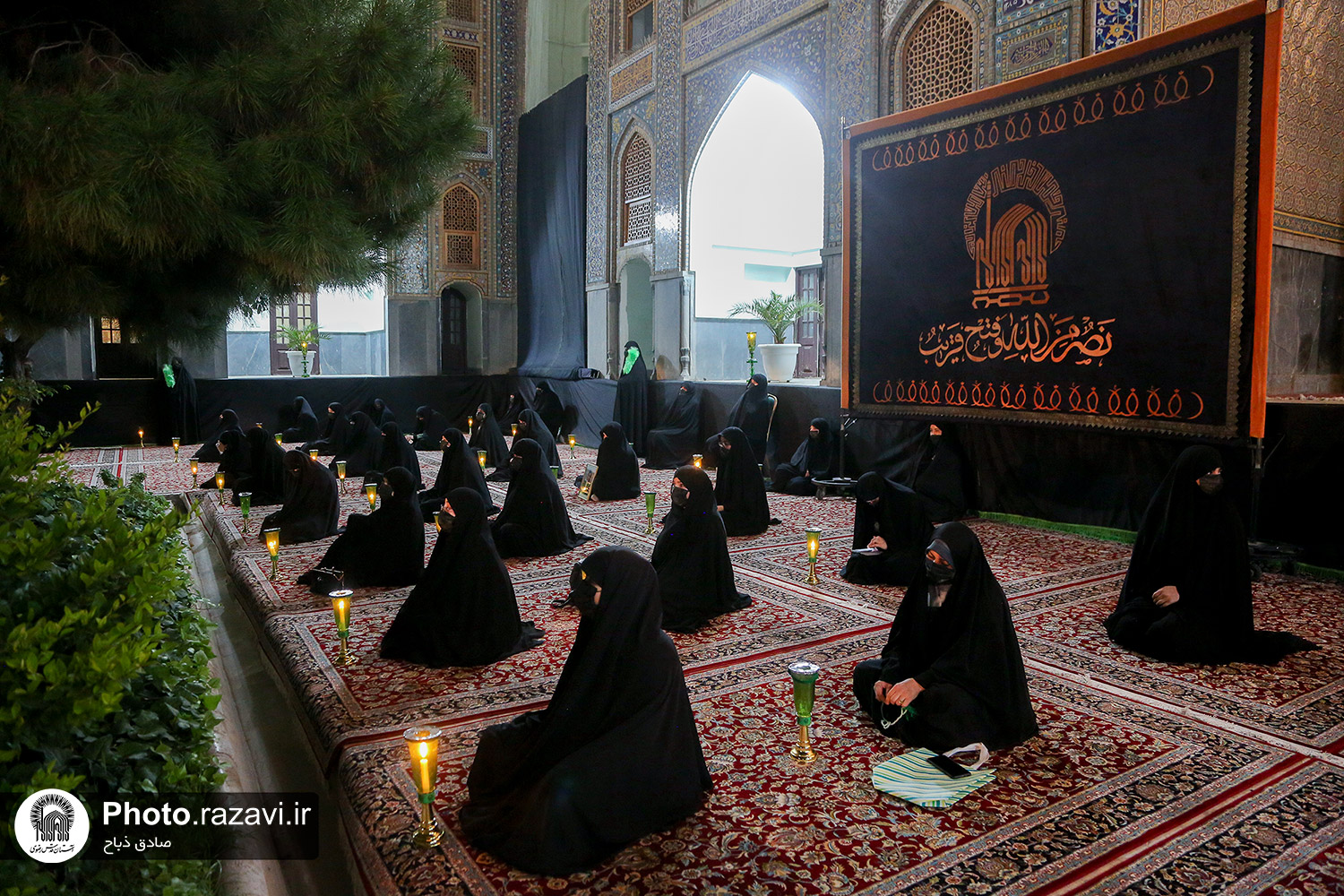 مراسم شام غریبان حسینی در حرم مطهر رضوی + فیلم و عکس