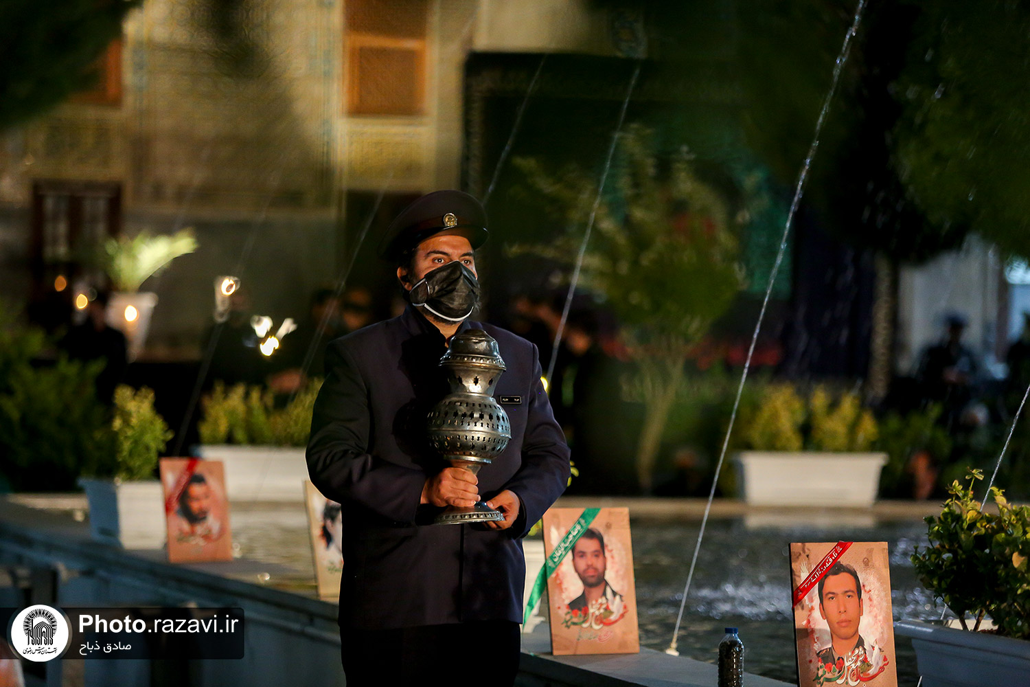 مراسم شام غریبان حسینی در حرم مطهر رضوی + فیلم و عکس