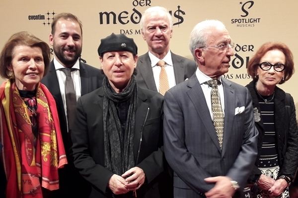 نظر خواننده گروه اسکورپیونز درباره همایون شجریان، انوشیروان روحانی و پروفسور سمیعی نظر خواننده گروه اسکورپیونز درباره همایون شجریان، انوشیروان روحانی و پروفسور سمیعی