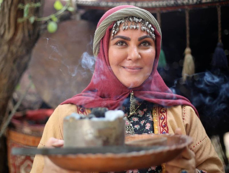 عکسی جدید از لاله اسکندری در سریال «جشن سربرون» عکسی جدید از لاله اسکندری در سریال «جشن سربرون»