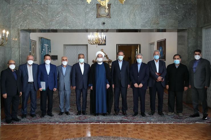 دویست و چهل و سومین جلسه ستاد هماهنگی اقتصادی دولت روز سه شنبه به ریاست رئیس جمهور برگزار شد و در این جلسه که آخرین جلسه این ستاد در دولت دوازدهم به شمار می رود، اعضا با برشمردن نقش این ستاد در سیاستگذاری و مقاومت در جنگ تحمیلی اقتصادی و پیشبرد برنامه‌های اقتصادی کشور از تلاش‌های رئیس جمهور در زمینه تشکیل منظم و پیگیر جلسات اقتصادی دولت و ایجاد انضباط و هماهنگی در تصمیم گیری های اقتصادی قدردانی کردند.