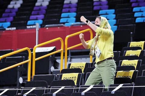 گفتوگو با زن افغانستانی که تنها تماشاچی بازی تیم ملی بسکتبال در توکیو بود گفتوگو با زن افغانستانی که تنها تماشاچی بازی تیم ملی بسکتبال در توکیو بود