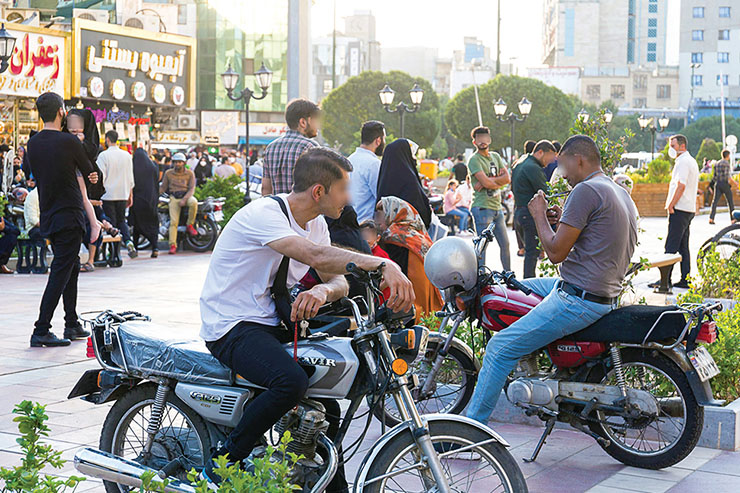 چرا هنوز برخی شهروندان بدون ماسک در جامعه رفت و آمد میکنند؟ چرا هنوز برخی شهروندان بدون ماسک در جامعه رفت و آمد میکنند؟