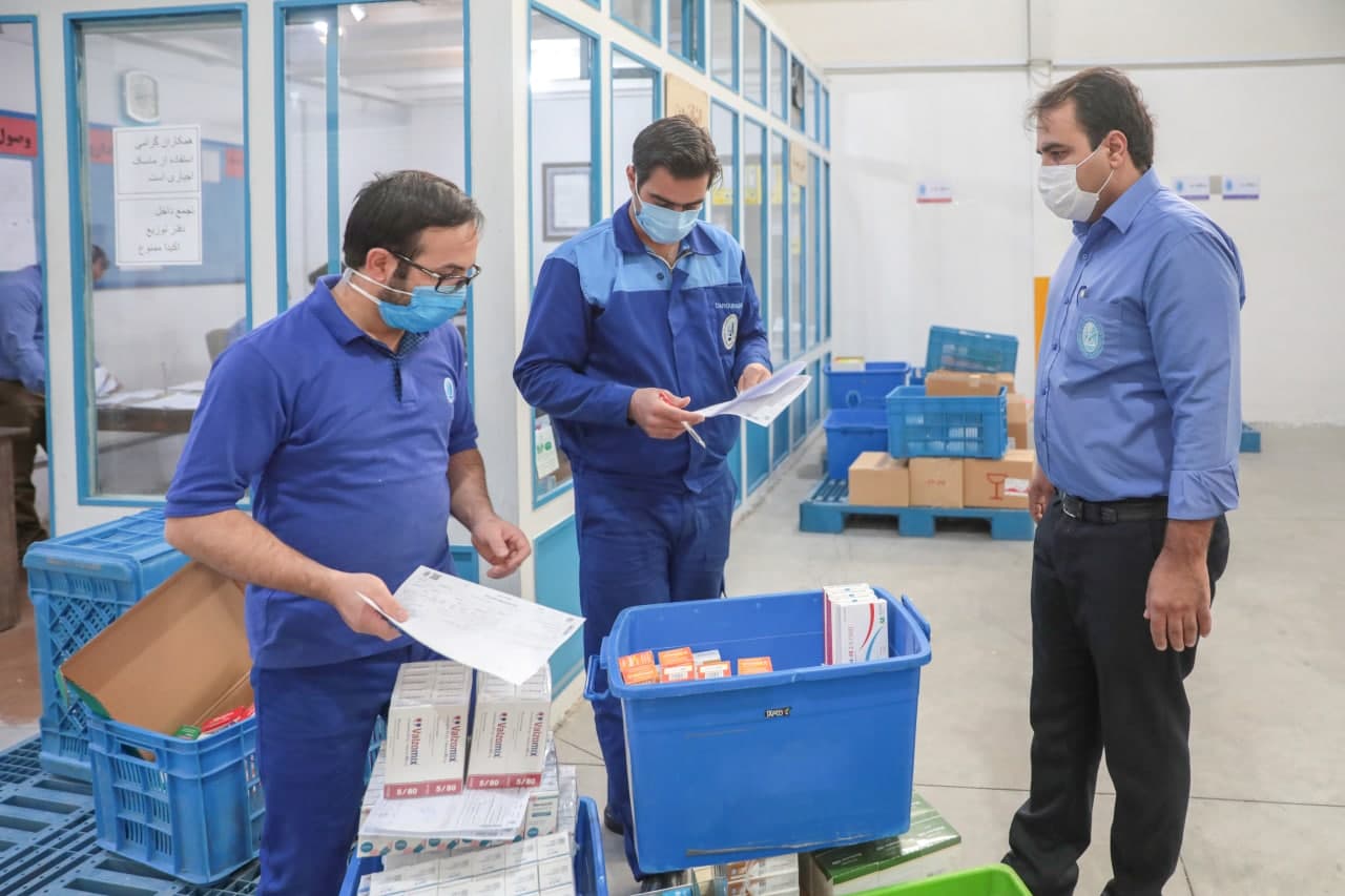 روایتی از چند شرکت پخش دارو که در این روزهای کرونایی فشار کارشان چند برابر شده است روایتی از چند شرکت پخش دارو که در این روزهای کرونایی فشار کارشان چند برابر شده است