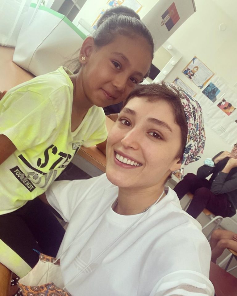 حضور فرشته حسینی در کمپ پناهجویان افغان در صربستان + تصاویر