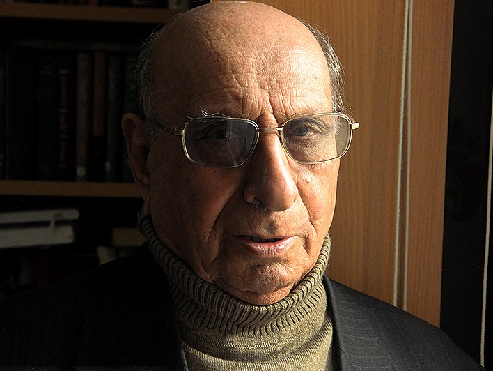 خاطرات برخی از ادیبان و شاعران مشهد درباره احمد کمال