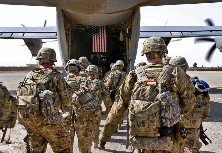 واشنگتن پست: تمام کارکنان دیپلماتیک آمریکا تا سه‌شنبه از افغانستان می‌روند