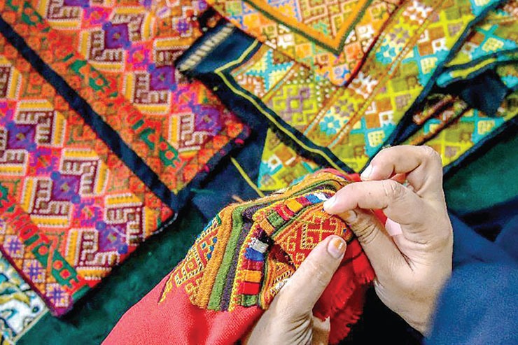 حاشیه شهر مشهد میتواند مرکز تولید سوغات ایران شود حاشیه شهر مشهد میتواند مرکز تولید سوغات ایران شود