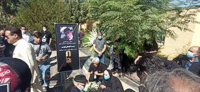 مراسم خاکسپاری «فتحعلی اویسی» در قطعه هنرمندان بهشت زهرا (س) + عکس مراسم خاکسپاری «فتحعلی اویسی» در قطعه هنرمندان بهشت زهرا (س) + عکس