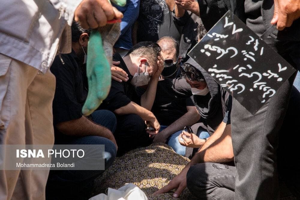 مراسم خاکسپاری «فتحعلی اویسی» در قطعه هنرمندان بهشت زهرا (س) + عکس مراسم خاکسپاری «فتحعلی اویسی» در قطعه هنرمندان بهشت زهرا (س) + عکس